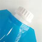 Os sacos líquidos exteriores do armazenamento, água potável levantam-se o malote do bico com punho