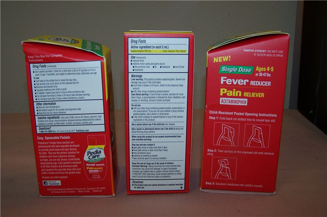 Pacotes ondulados personalizados da caixa de papel com o carimbo quente, vermelho