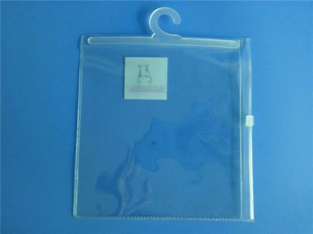 Saco de empacotamento impresso do lenço plástico feito sob encomenda com o saco de suspensão do gancho/peúga clara