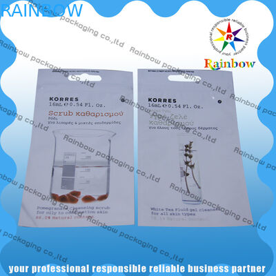 Saco de empacotamento de Korres Comestic com furo claro da janela e do punho