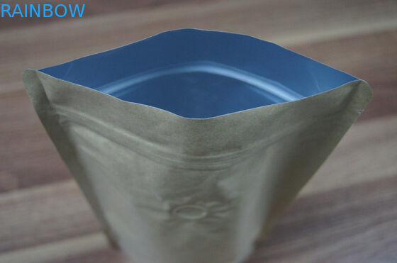 De prata lisos lustrosos levantam-se o Ziplock de empacotamento do malote da folha para o empacotamento de alimento