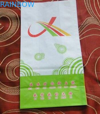 O papel de embalagem Alinhou a folha dentro do projeto personalizado sacos de empacotamento do frango assado