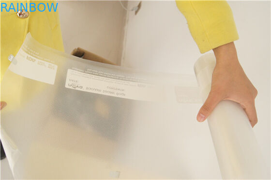 O material de nylon plástico do PE e a superfície de gravação que seguram o saco de empacotamento do aferidor do vácuo da poupança do alimento da categoria comercial rolam