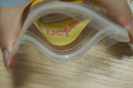 O empacotamento impermeável reusável do malote do bico levanta-se o malote Ziplock do comida para bebé com bico