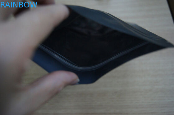 Os saquinhos de chá da folha de alumínio que empacotam/levantam-se o saco de café plástico preto de Matt com fechamento do fecho de correr