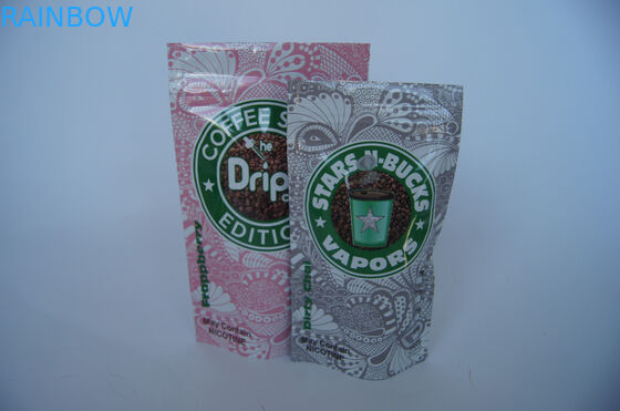 O saco matt preto do alimento da folha de alumínio, levanta-se o empacotamento do feijão de café