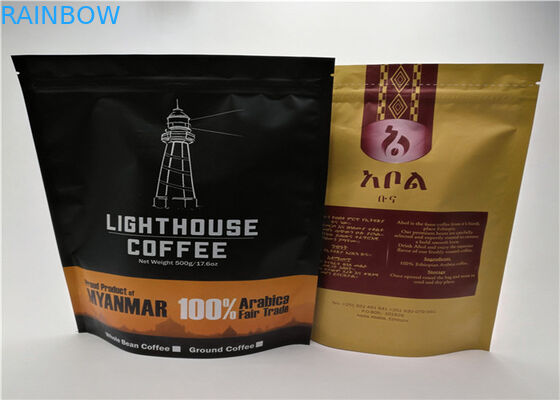 O fechamento plástico preto do fecho de correr dos sacos da embalagem de Mylar representa acima o café e o chá