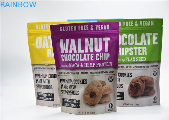 Levante-se o empacotamento do saco do petisco