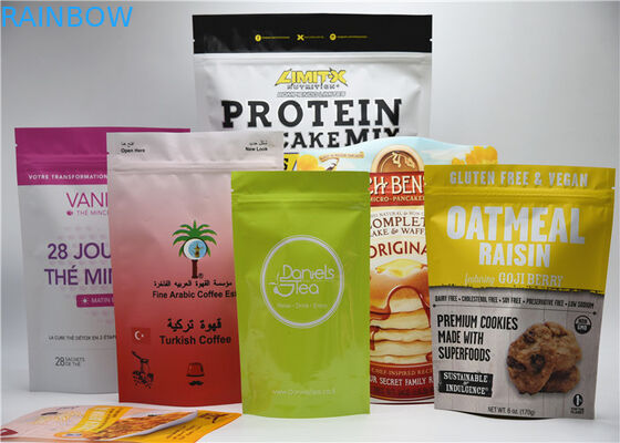 Levante-se o empacotamento do saco do petisco