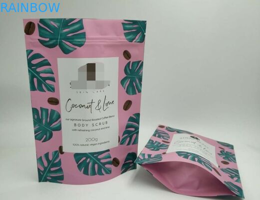 A folha de alumínio do tamanho diferente levanta-se o malote com material do MOPP/VMPET/PE