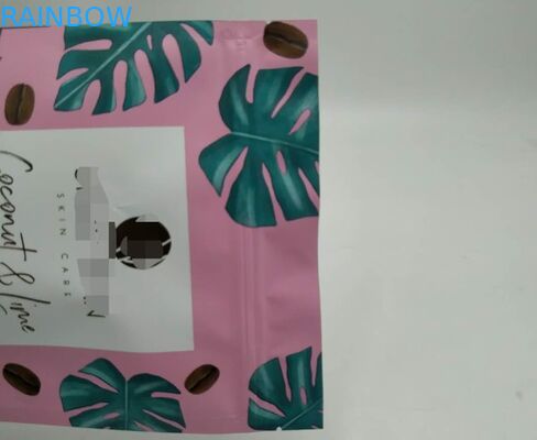 A folha de alumínio do tamanho diferente levanta-se o malote com material do MOPP/VMPET/PE