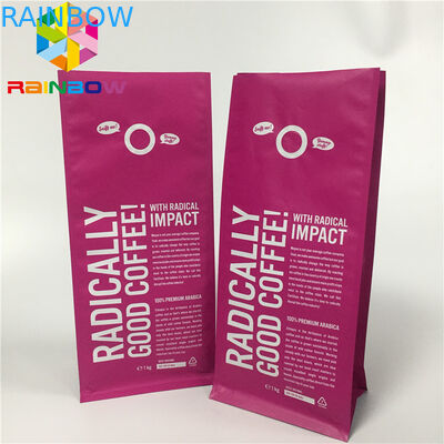 O malote da folha de alumínio que empacota, levanta-se a parte inferior lisa de sacos de café com válvula