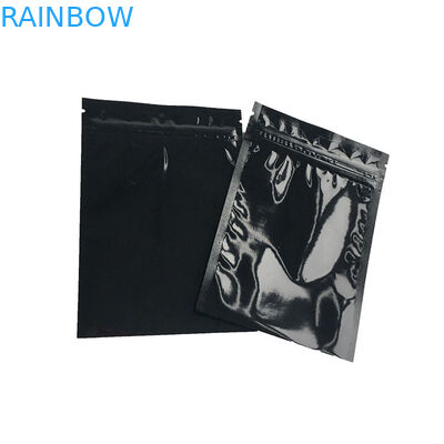 A janela dianteira clara levanta-se a superfície matte do preto da prova do cheiro do produto comestível do malote do zíper