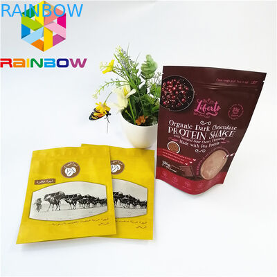 A impressão de Digitas está acima sacos de empacotamento da folha lamina o logotipo material personalizado