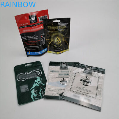 O empacotamento das cookies dos doces plástico levanta-se o saco resistente da saída da criança da prova do cheiro do malote