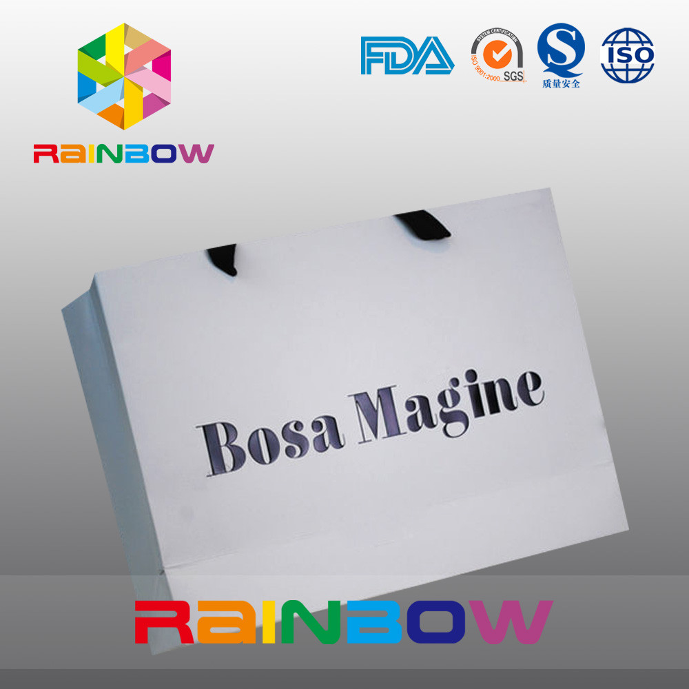 Eco - sacos de papel personalizados amigáveis com o punho para o empacotamento do fato