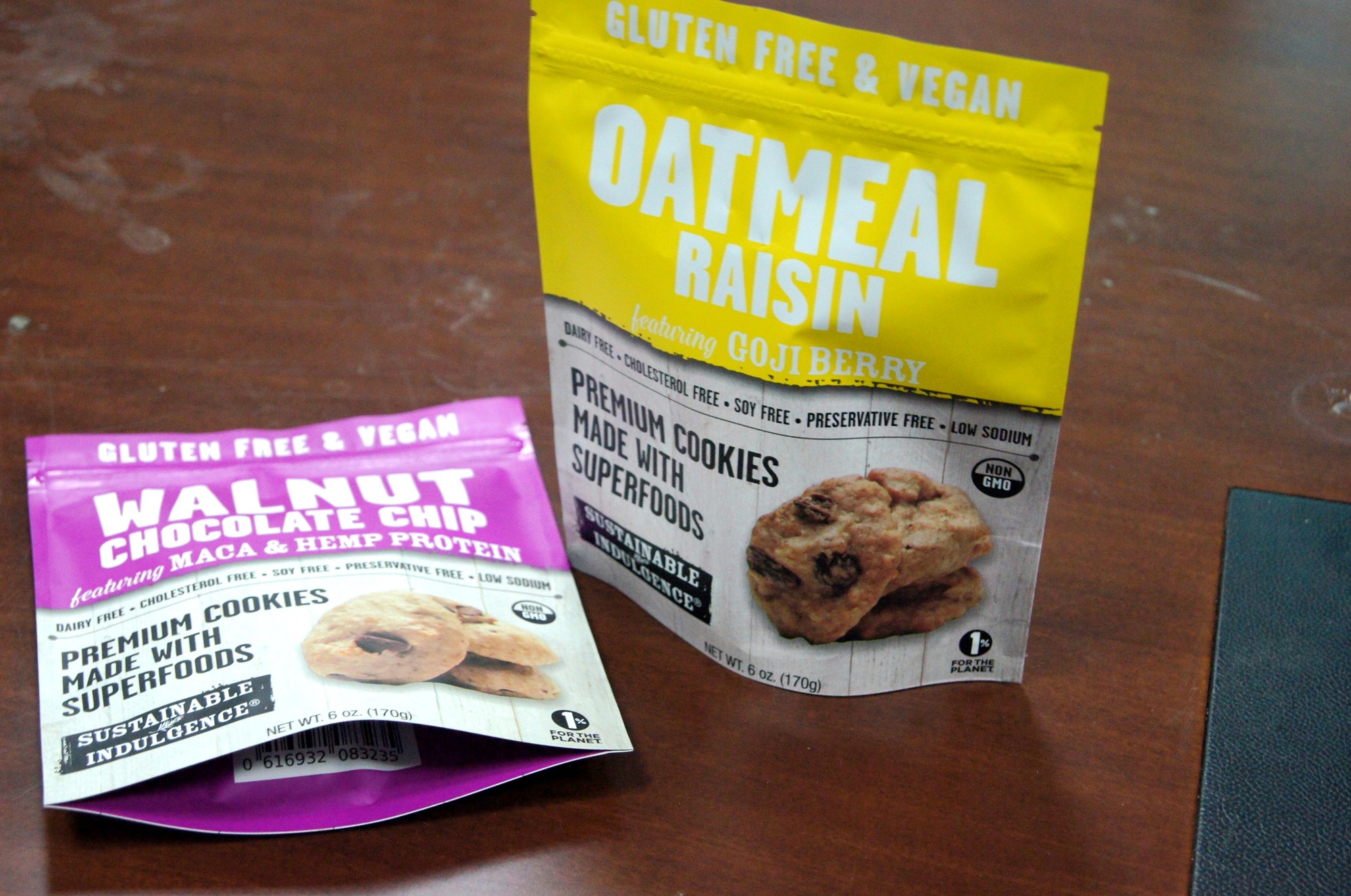 O produto comestível levanta-se a porca do zíper, saco do armazenamento do alimento de petisco/saco seco alinhado folha do alimento