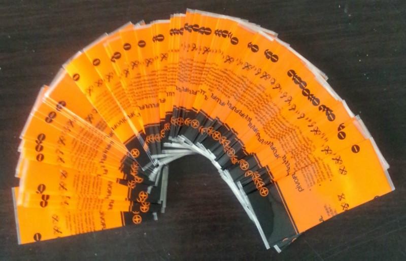 A indústria de bebidas imprimiu a etiqueta plástica do psiquiatra das etiquetas da luva do psiquiatra para a forma Bottole