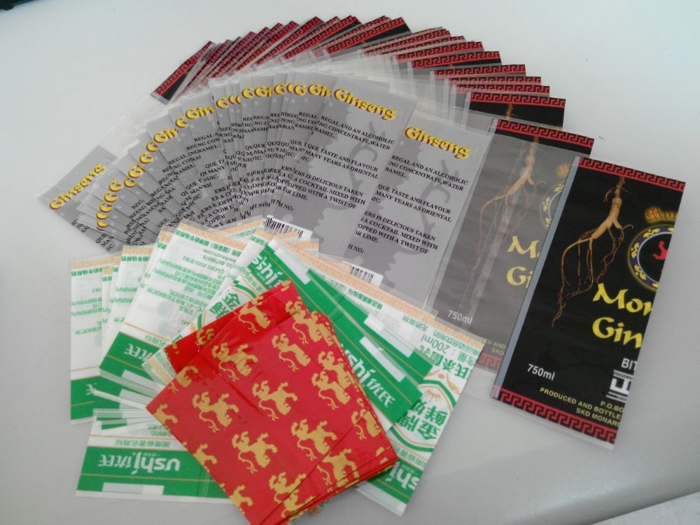 Etiquetas da luva do psiquiatra da aplicação da mão para o empacotamento da garrafa de água do coco