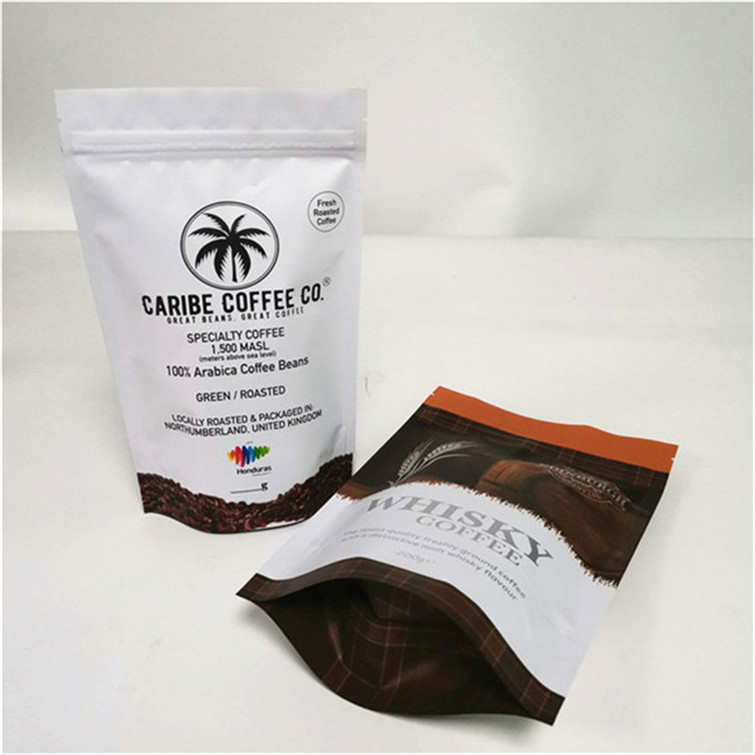 Impressão colorida Matt Finish Dimensão e design personalizados Necessidades de folha de alumínio Mylar Doypack