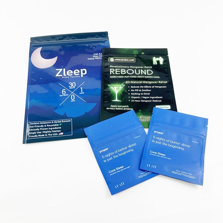 O saquinho vazio biodegradável do papel de embalagem da folha ensaca o saco selado das amostras três lado cosmético