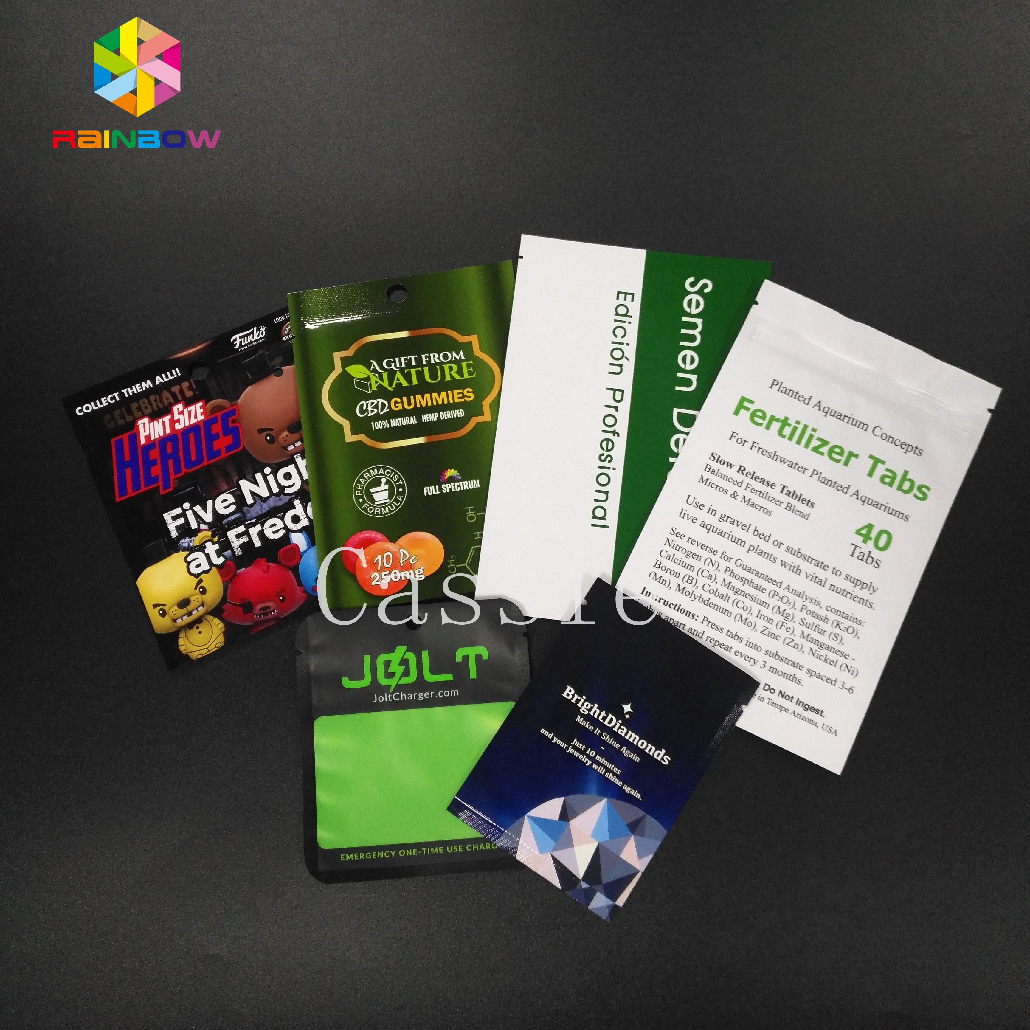 A máscara facial cosmética levanta-se a umidade plástica do material de embalagem dos sacos do malote do zíper - prova