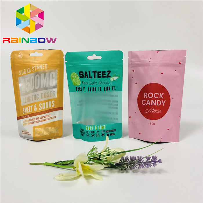 O empacotamento dos malotes plásticos de produto comestível laminado levanta-se o logotipo personalizado malote do zíper