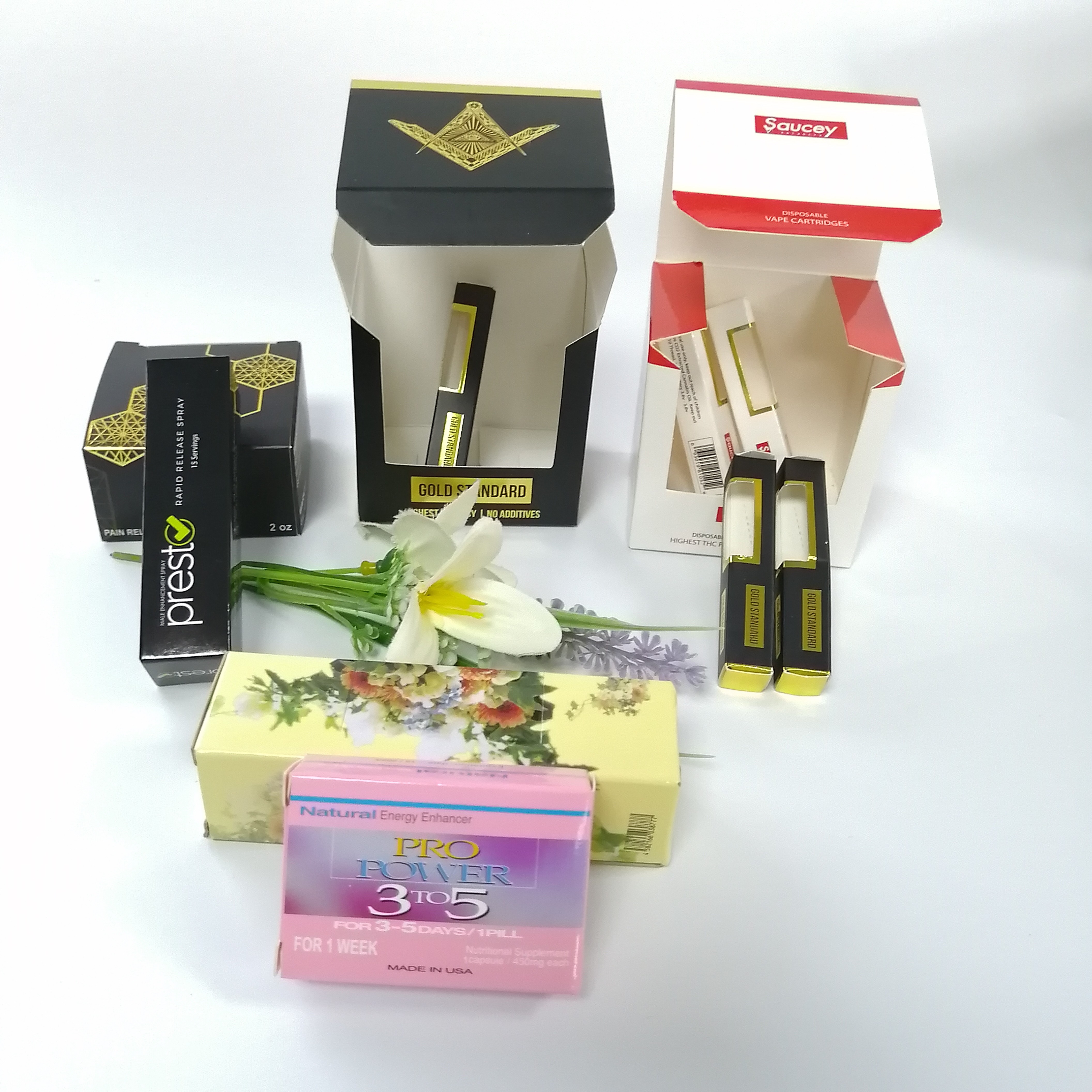 O malote feito sob encomenda da folha de alumínio que empacota, levanta-se a parte inferior lisa de sacos de café com válvula