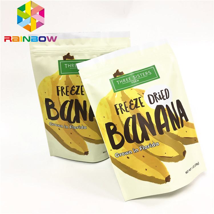 O suporte laminado da folha acima dos sacos com o malote ziplock imprimindo feito sob encomenda para o petisco/corpo esfrega sacos de empacotamento personalizados