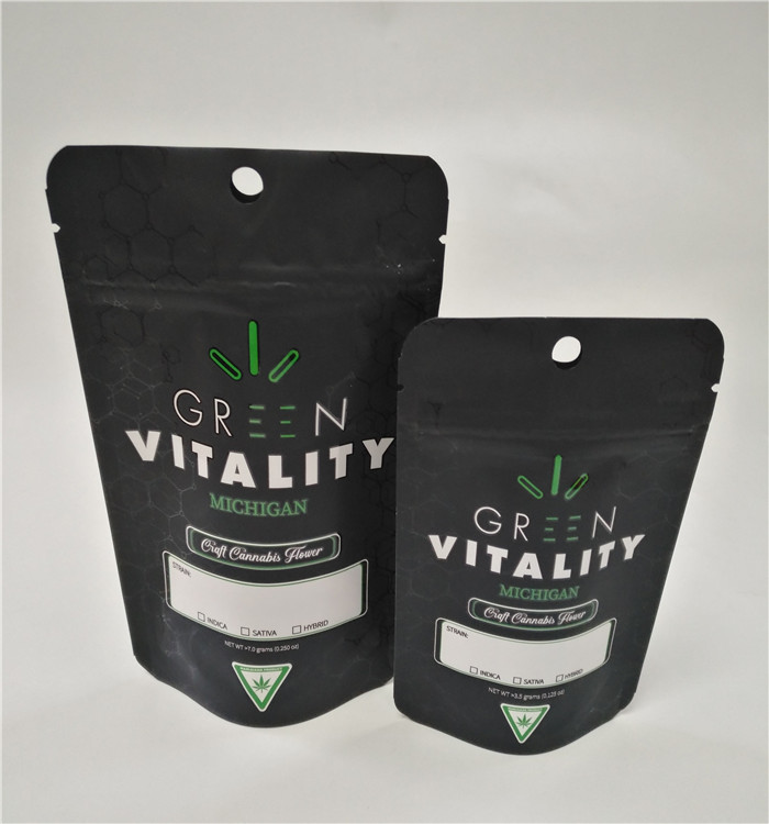 A folha impressa personalizada do produto comestível laminou o suporte ziplock resealable dos doces do doypack CBD de mylar acima do saco