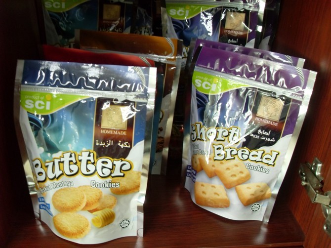 o ANIMAL DE ESTIMAÇÃO 130mic/AL/NY/PE levanta-se os sacos inferiores do reforço